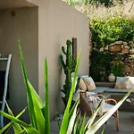 D'hotes Clos Du Petit Jesus Bed & Breakfast Cassis