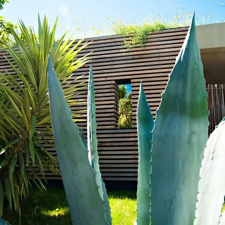D'hotes Clos Du Petit Jesus Bed & Breakfast 4*